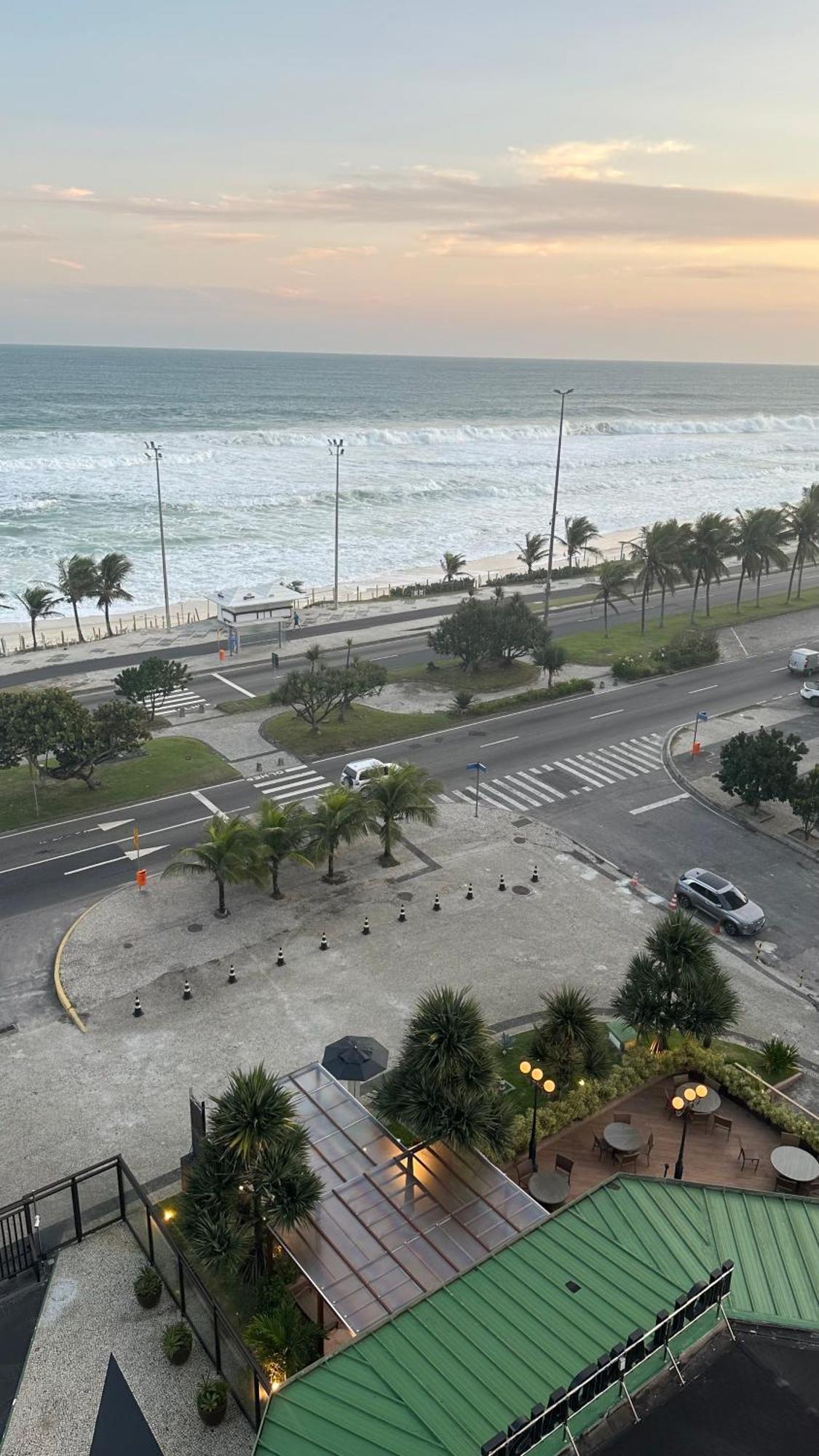 Lindo Apto No Melhor Lugar Da Barra Da Tijuca! Com Uma Vista De Tirar O Folego, Frente Para O Mar! Totalmente Equipado E Decorado Ao Lado Dos Melhores Hoteis E Quiosques Da Barra! Portaria 24H, Piscina, Sauna, Jacuzzi, Academia, Garagem, Wi-Fi, Lavan Rio de Janeiro Dış mekan fotoğraf